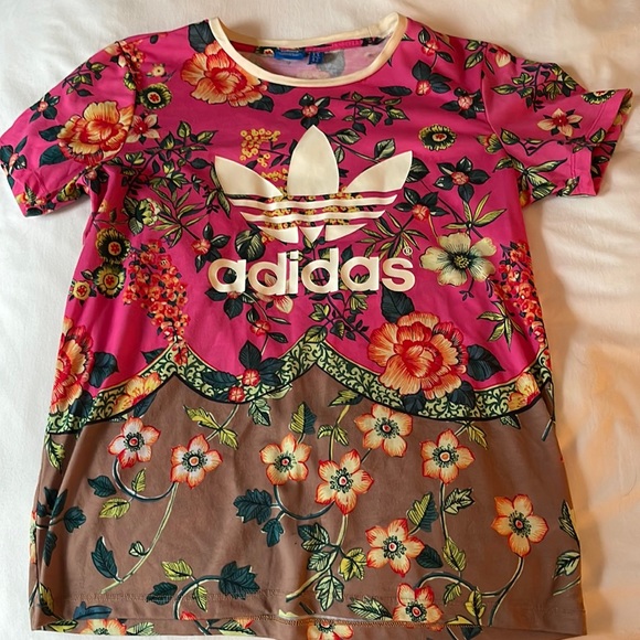 adidas Tops - Adidas Tee